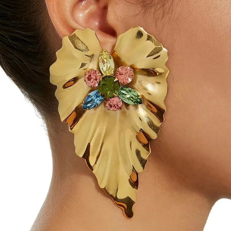 Palm stud earrings