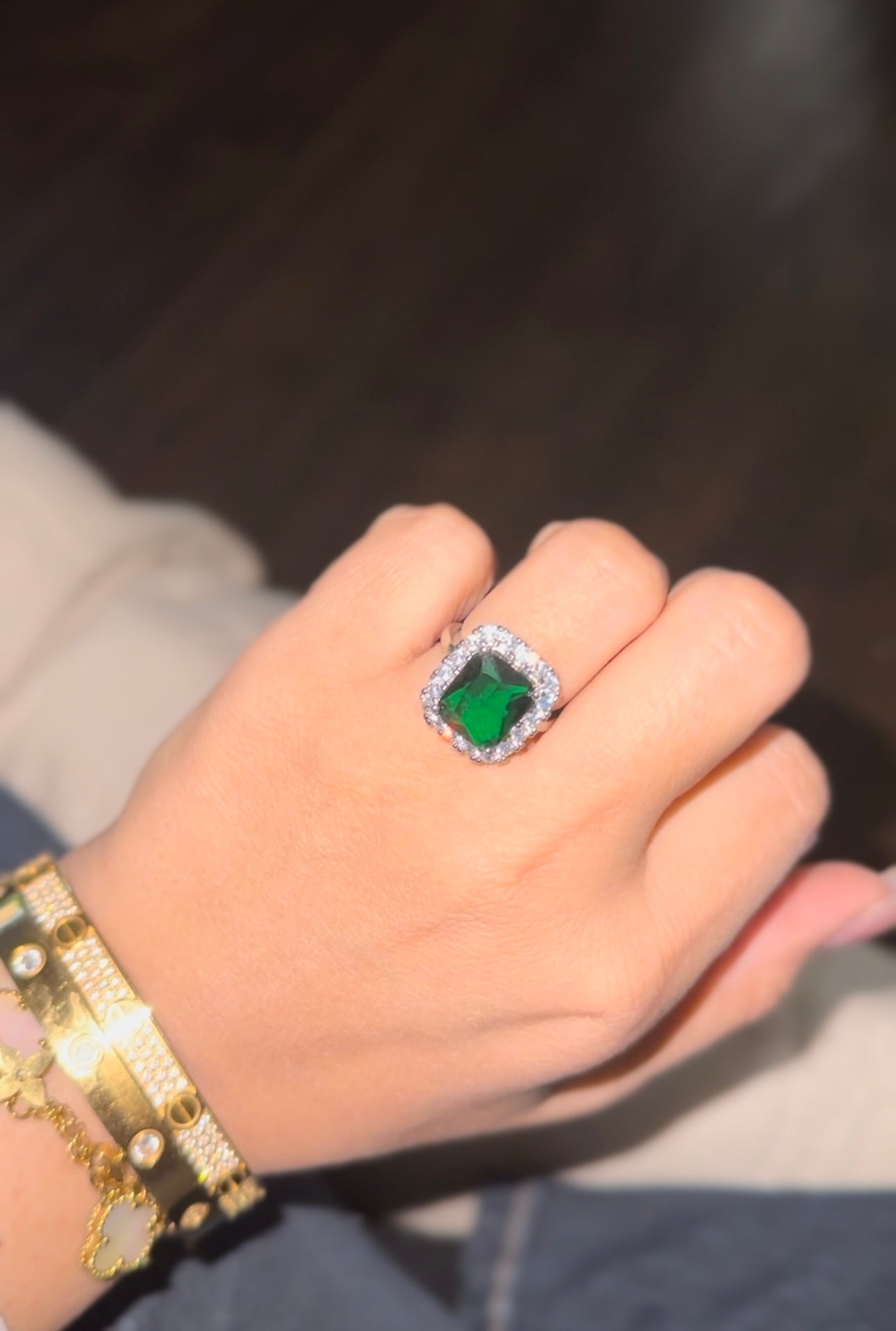 Esmeralda ring