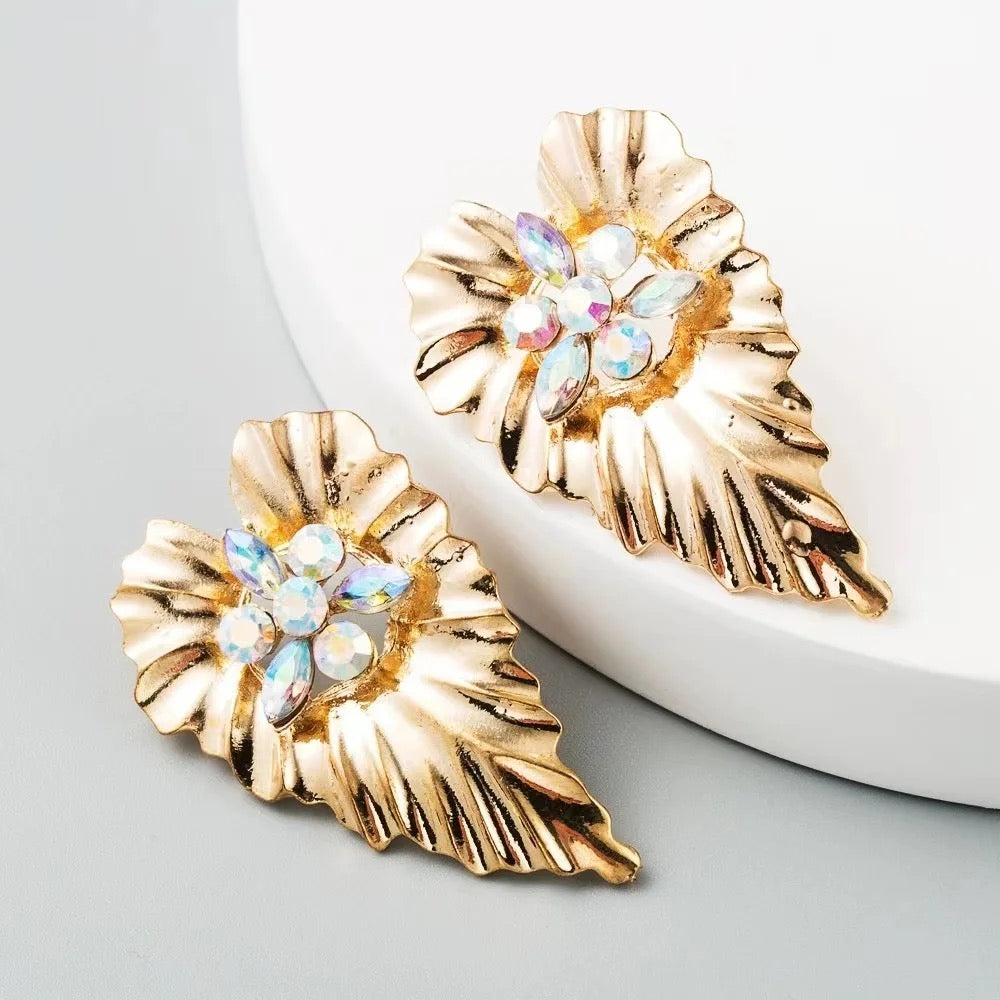 Palm stud earrings