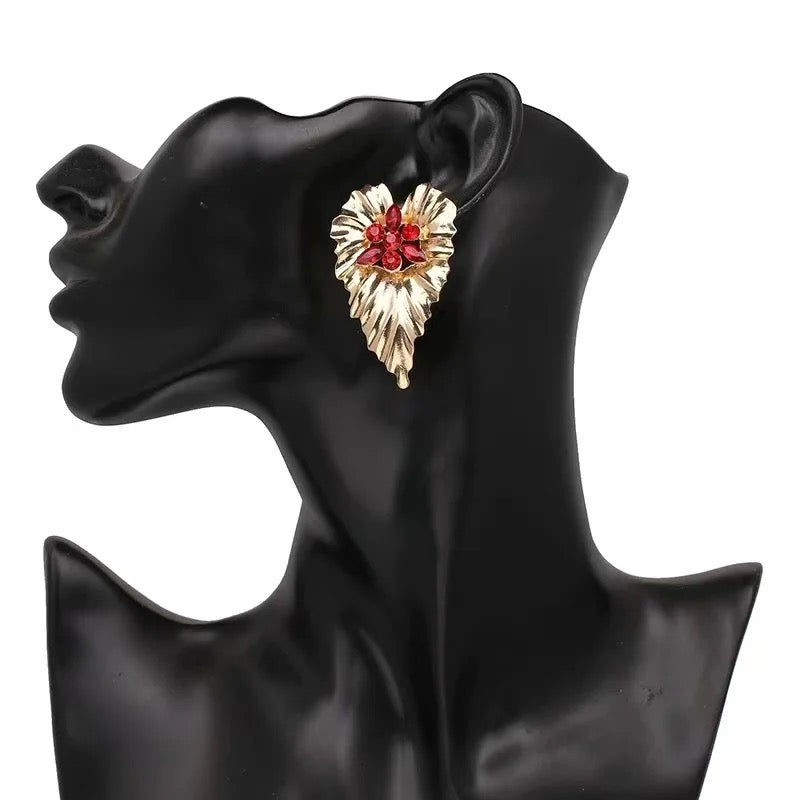 Palm stud earrings