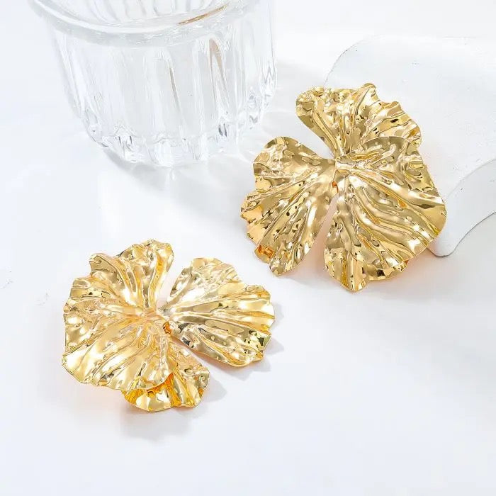 Leaf flower stud earring