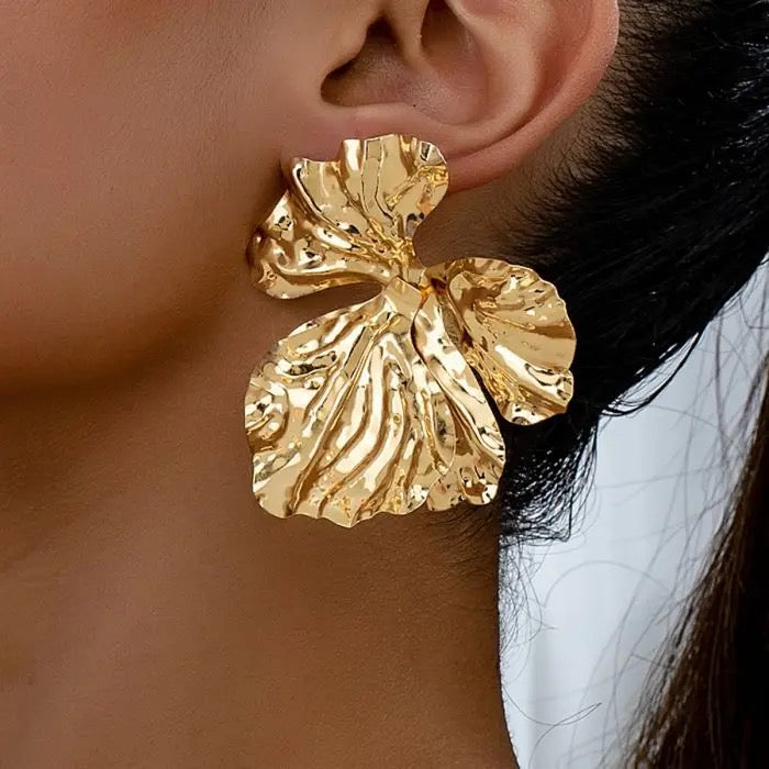 Leaf flower stud earring