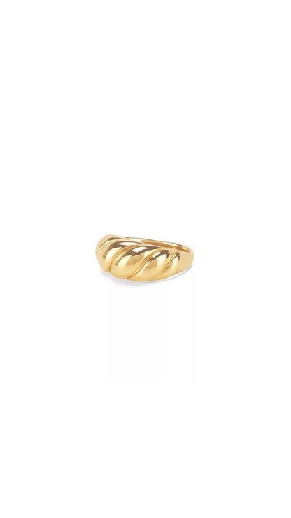 Conchita ring