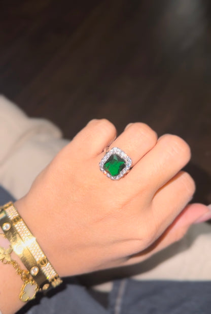Esmeralda ring