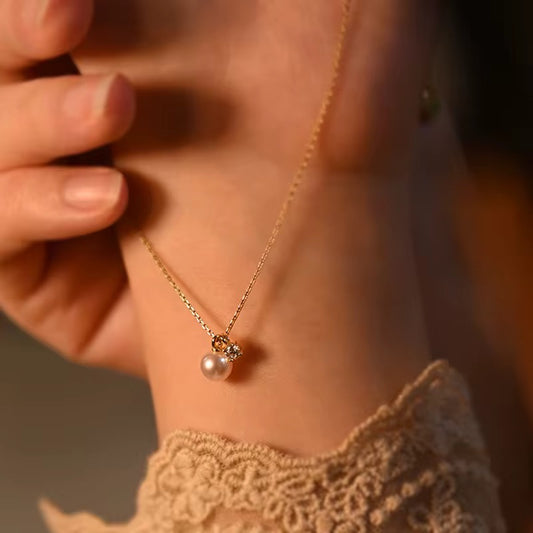 La perla necklace